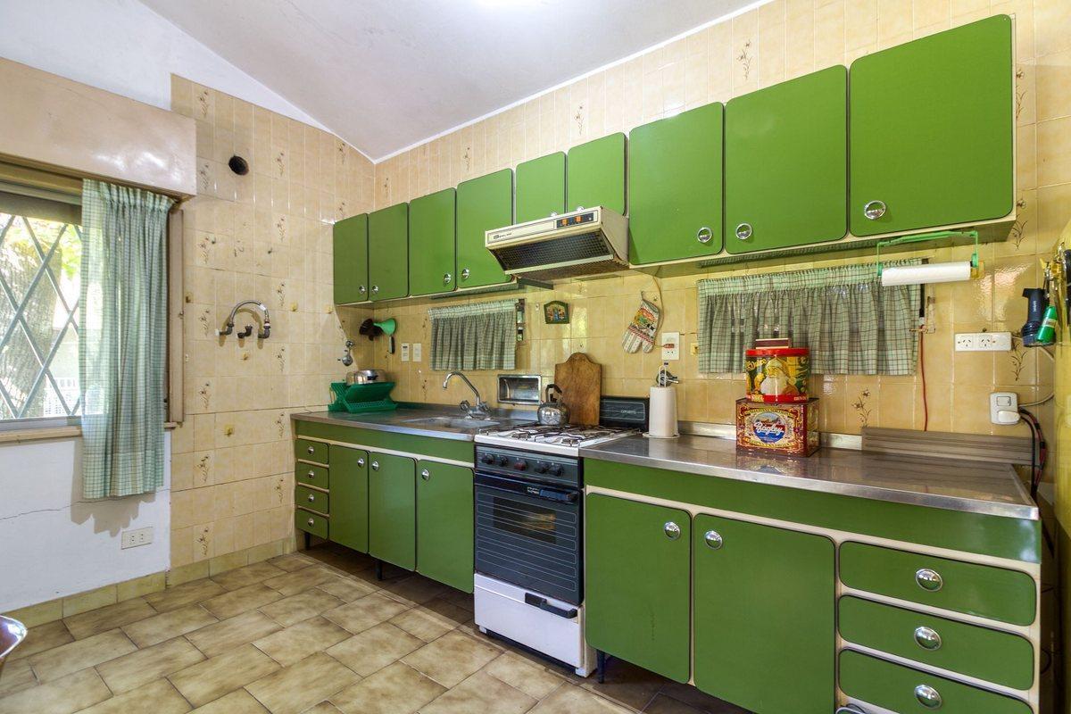Foto de Venta Casa Quinta c/Pileta Terreno 1990m2-La Reja, imagen 1