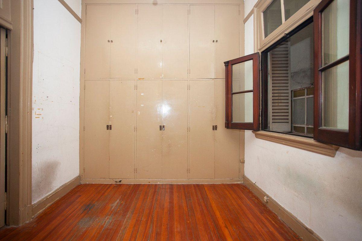Foto de VENTA DEPARTAMENTO 7 AMB. CON BALCÓN MONSERRAT, imagen 4