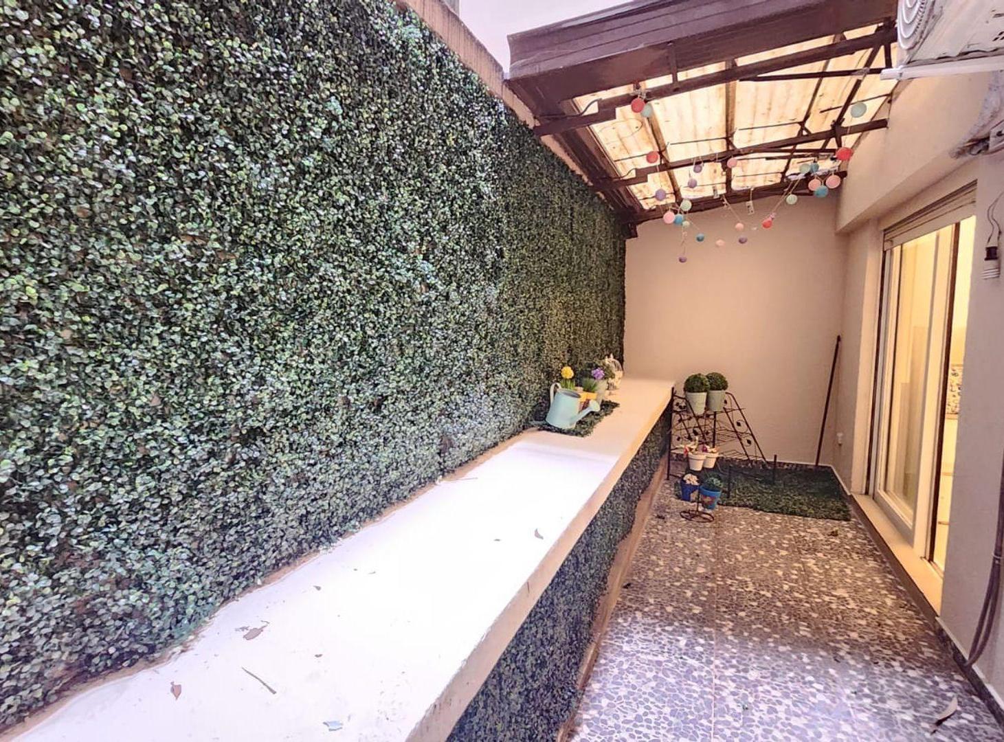 Foto de VENTA DEPTO 4 AMB RECOLETA CON BALCÓN Y PATIO, imagen 1