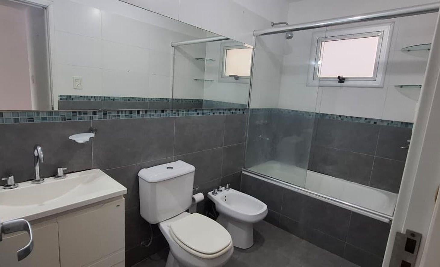 Foto de VENTA DEPTO 2 AMB 2 COCHERAS QUILMES CENTRO, imagen 3