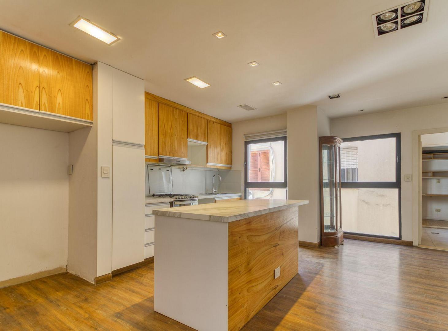 Foto de VENTA DEPARTAMENTO EN SAN TELMO REMODELADO, imagen 1