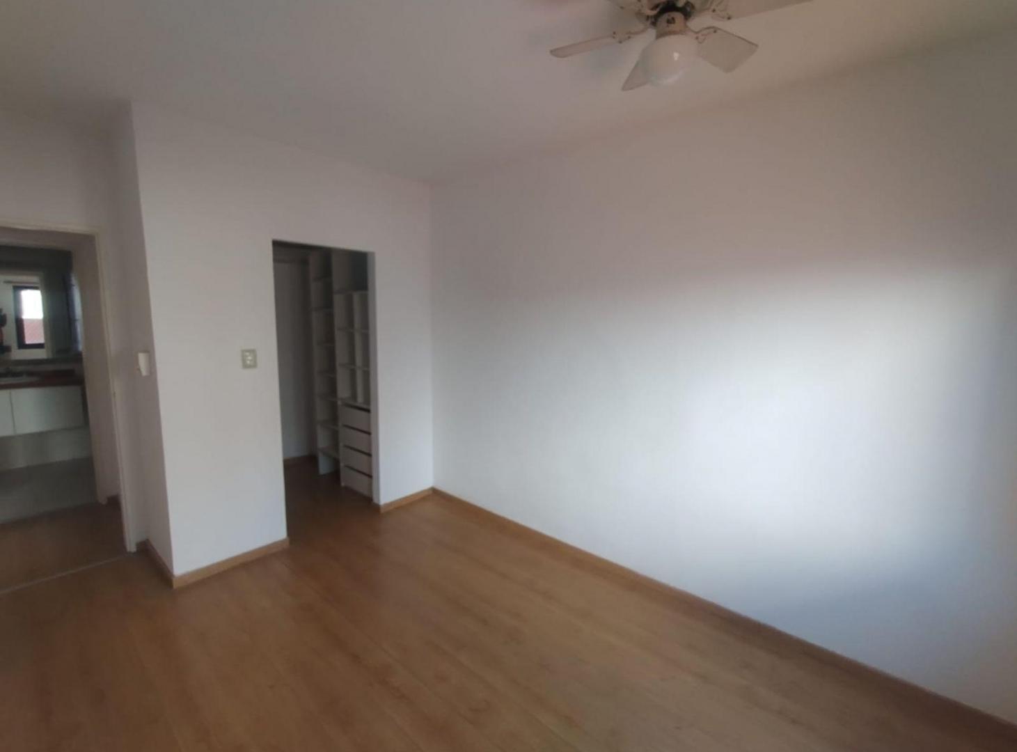 Foto de VENTA DEPTO 2 AMBIENTES CON GUARDACOCHE V. URQUIZA, imagen 5