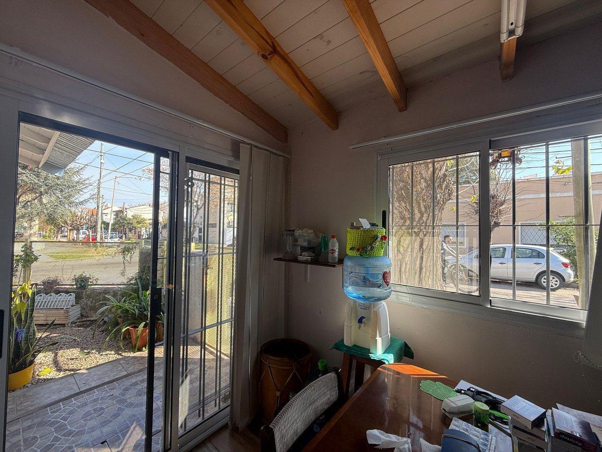 Foto de CASA 3 AMBIENTES VENTA JARDIN Y PATIO V BALLESTER, imagen 3