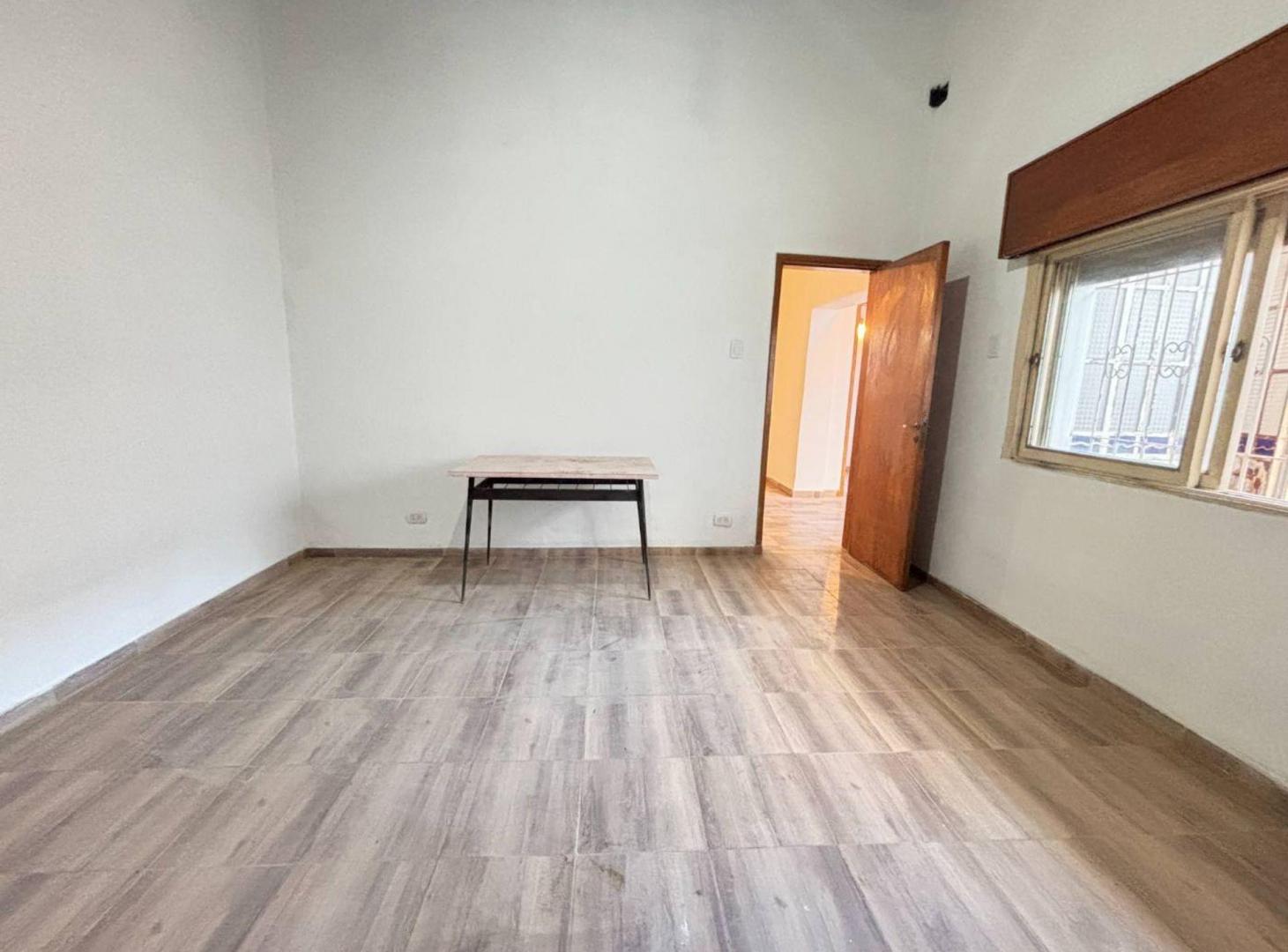 Foto de VENTA PH 2 AMB. CON 2 PATIOS R. DE ESCALDA LANÚS, imagen 5