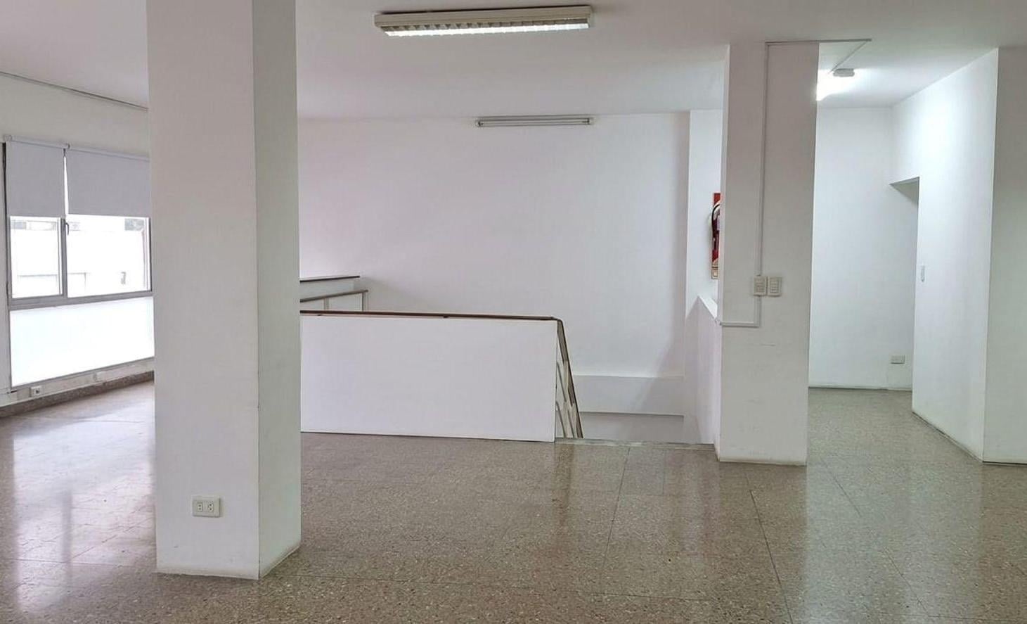 Foto de Alquiler - Local Oficinas - 153 m2 - Flores, imagen 5