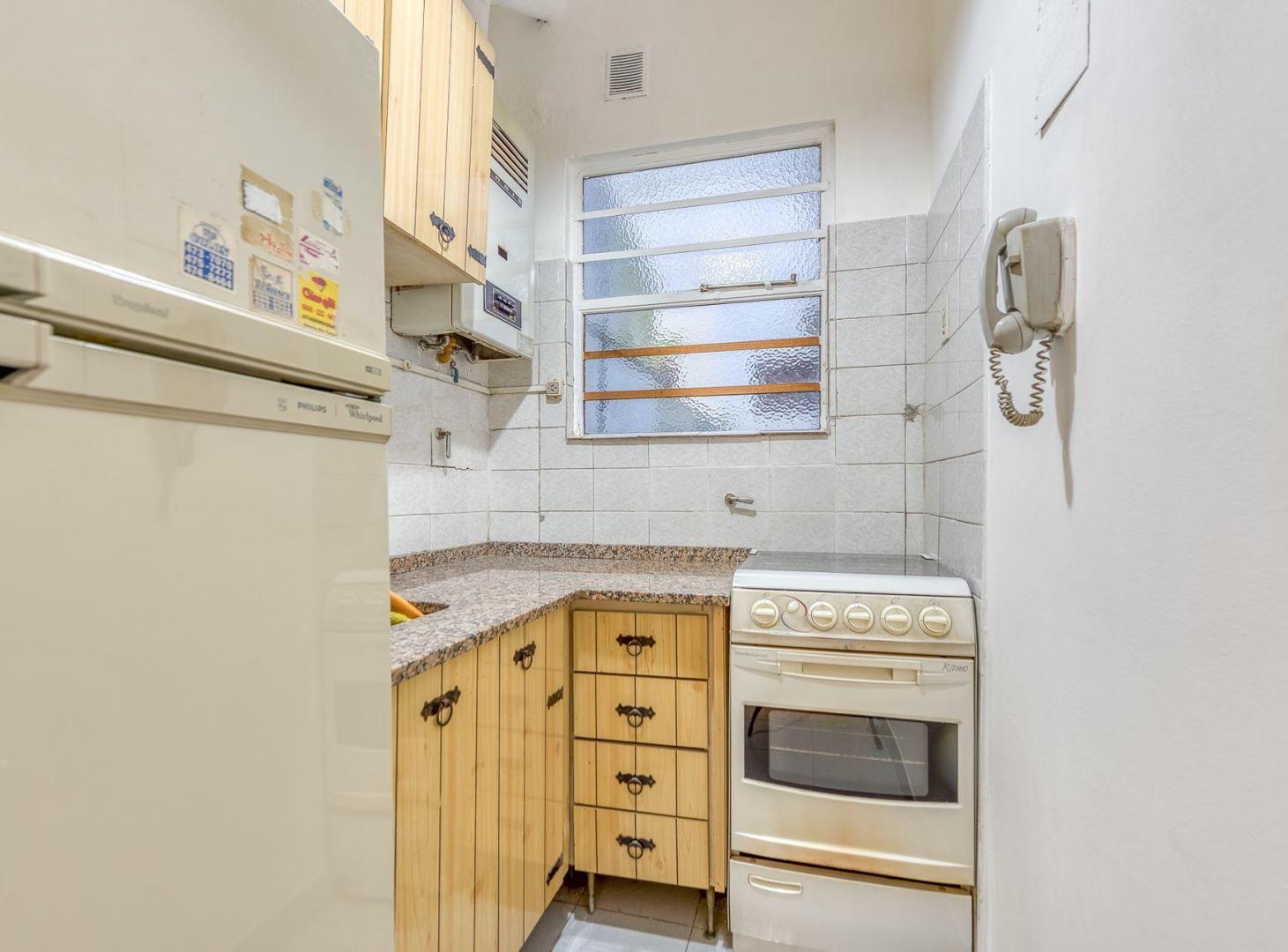 Foto de VENTA DEPARTAMENTO 2 AMB + ESCRI BARRACAS PATIO, imagen 3