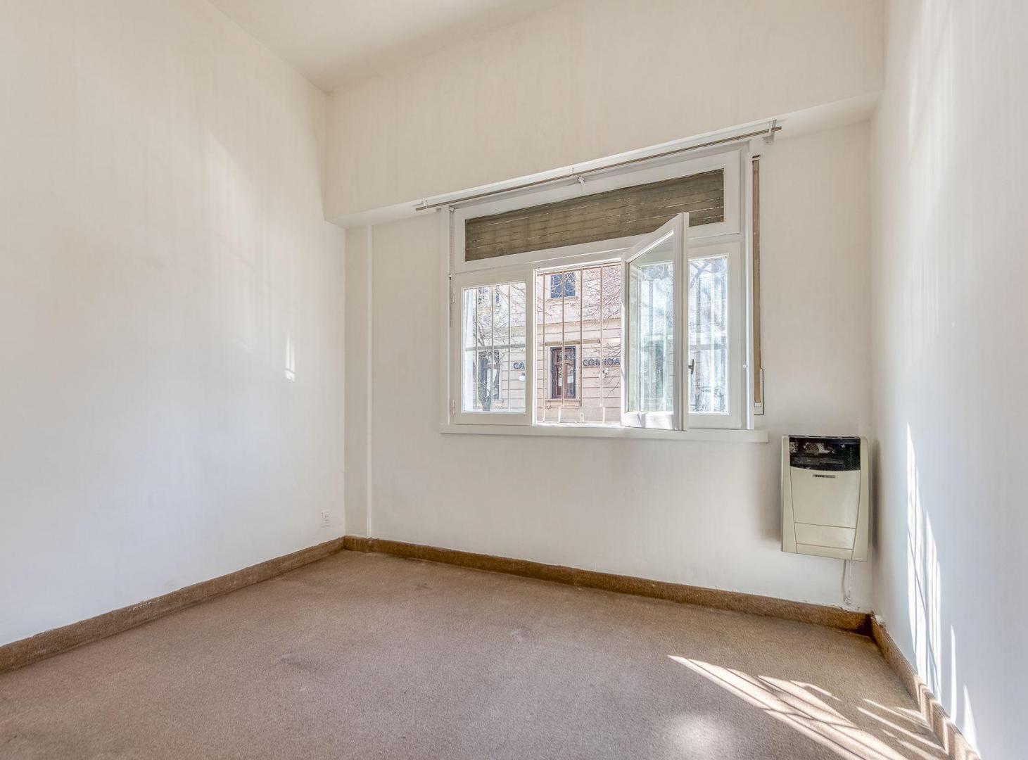 Foto de VENTA DEPARTAMENTO 2 AMB + ESCRI BARRACAS PATIO, imagen 5