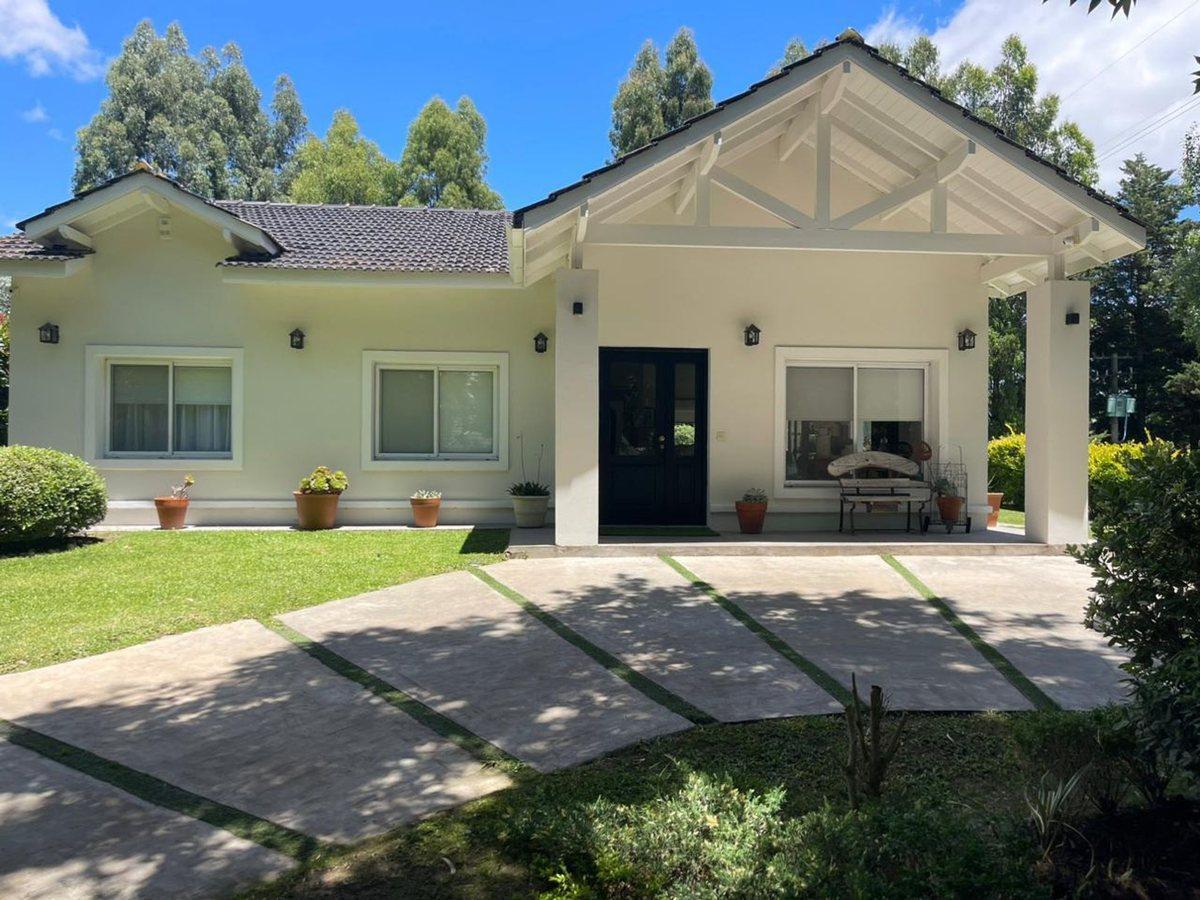 Foto de VENTA CASA PILETA L630M2 SOLAR DEL BOSQUE CANNING, imagen 3