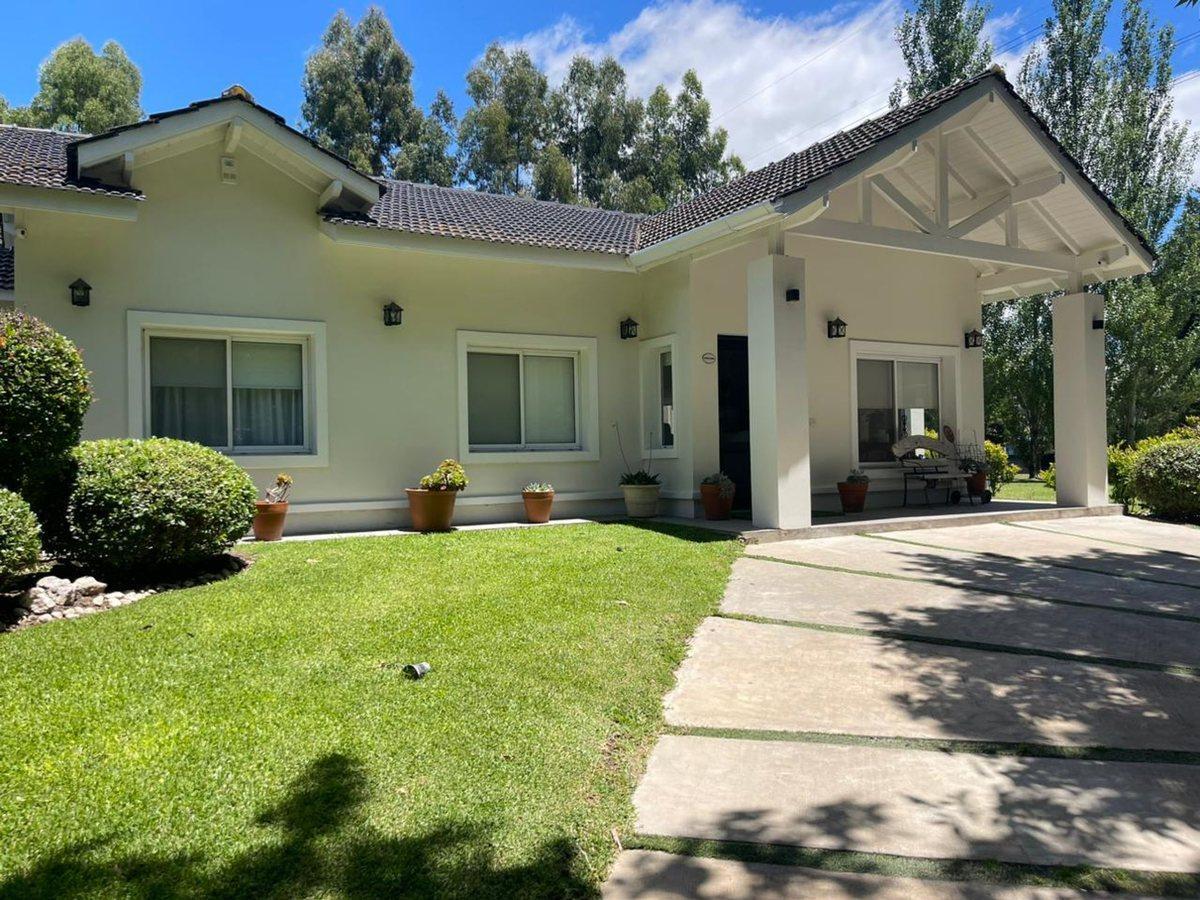Foto de VENTA CASA PILETA L630M2 SOLAR DEL BOSQUE CANNING, imagen 4