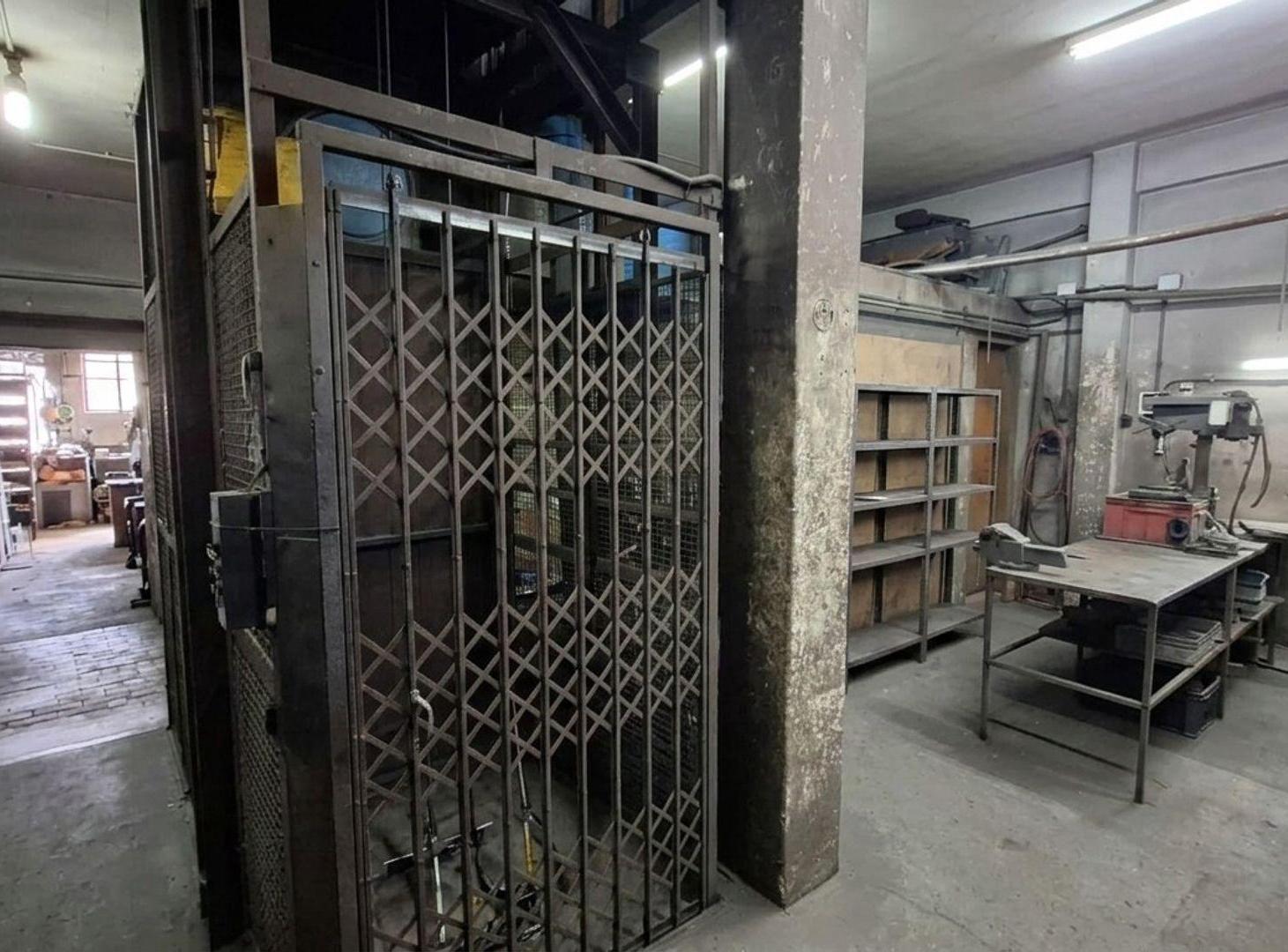 Foto de VENTA GALPON DEPOSITO WARNES 2 PISOS MAS SOTANO, imagen 4