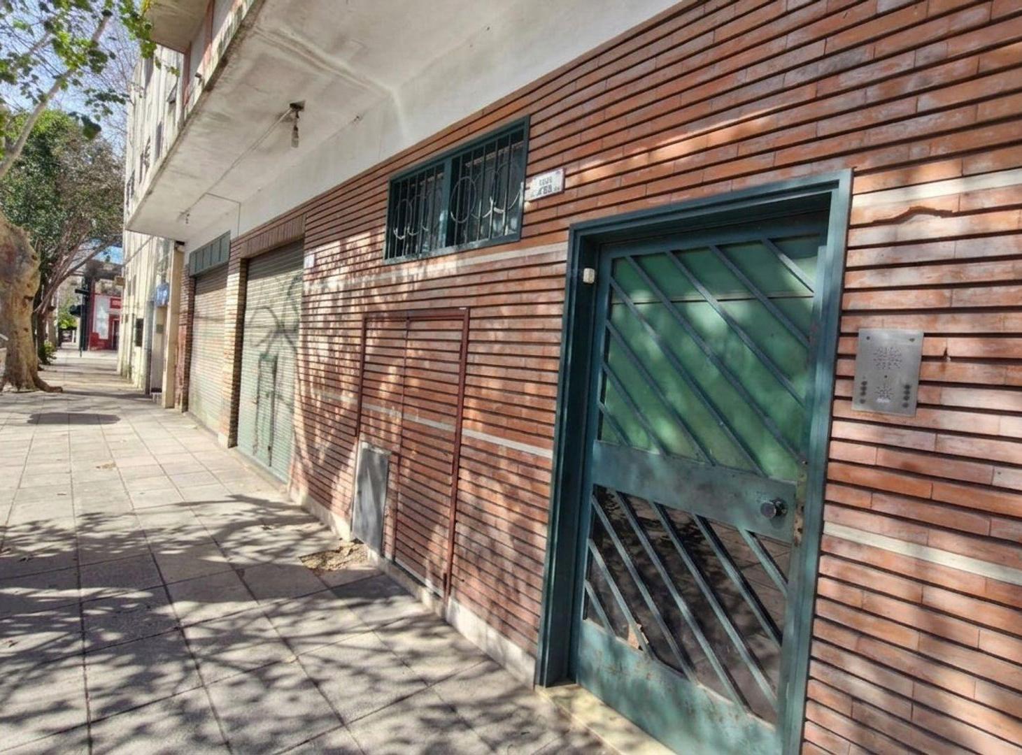 Foto de VENTA GALPON DEPOSITO WARNES 2 PISOS MAS SOTANO, imagen 3