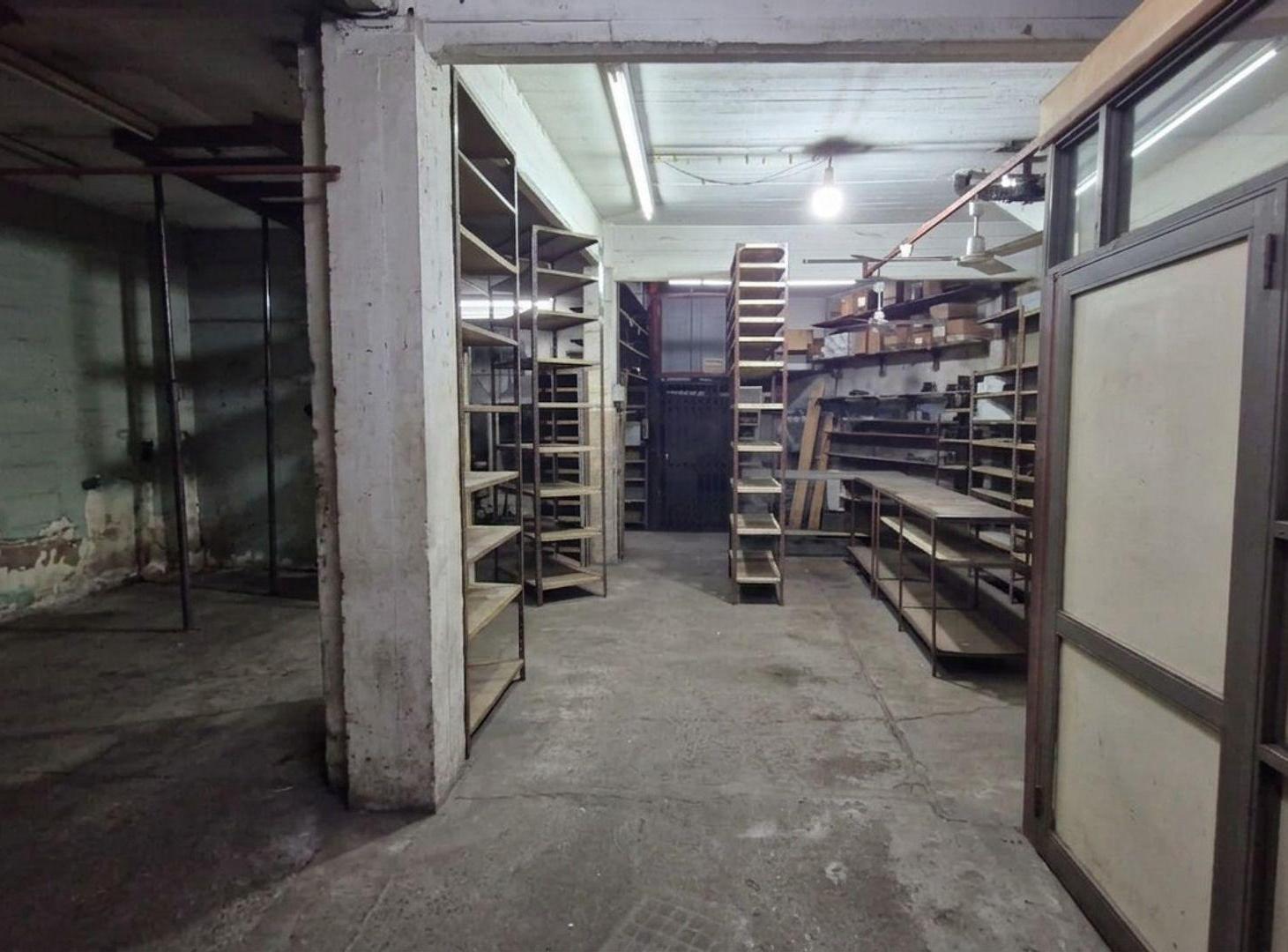 Foto de VENTA GALPON DEPOSITO WARNES 2 PISOS MAS SOTANO, imagen 1