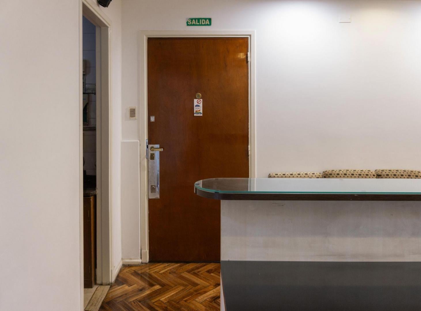 Foto de Venta 2 Amb PB adap. consultorio Patio Balvanera, imagen 3