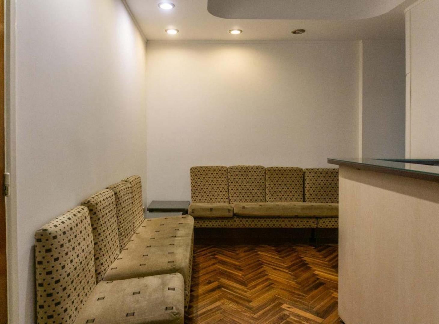 Foto de Venta 2 Amb PB adap. consultorio Patio Balvanera, imagen 2