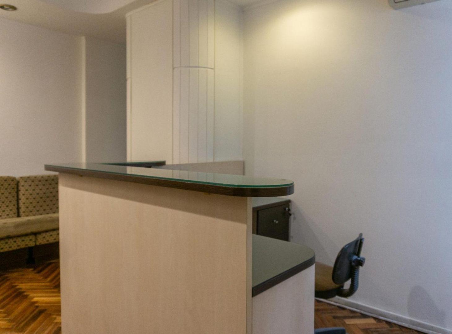 Foto de Venta 2 Amb PB adap. consultorio Patio Balvanera, imagen 1