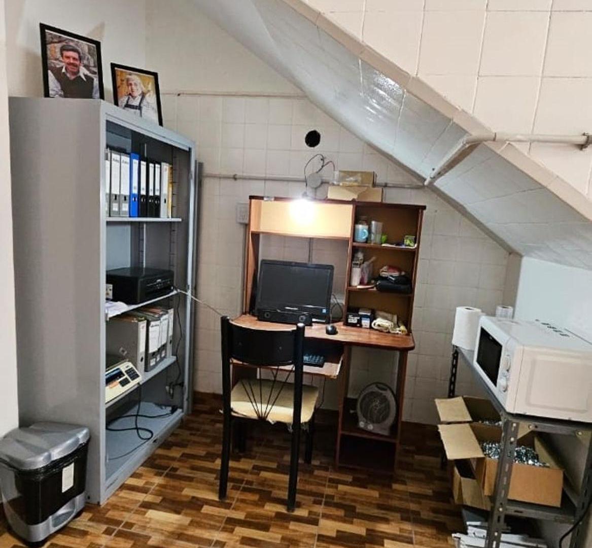 Foto de VENTA LOCAL o DEPÓSITO SIN EXPENSAS-Floresta, imagen 3