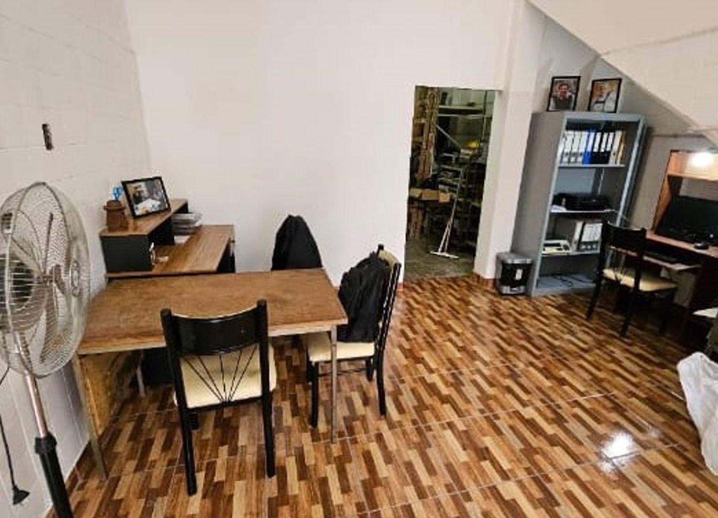 Foto de VENTA LOCAL o DEPÓSITO SIN EXPENSAS-Floresta, imagen 1