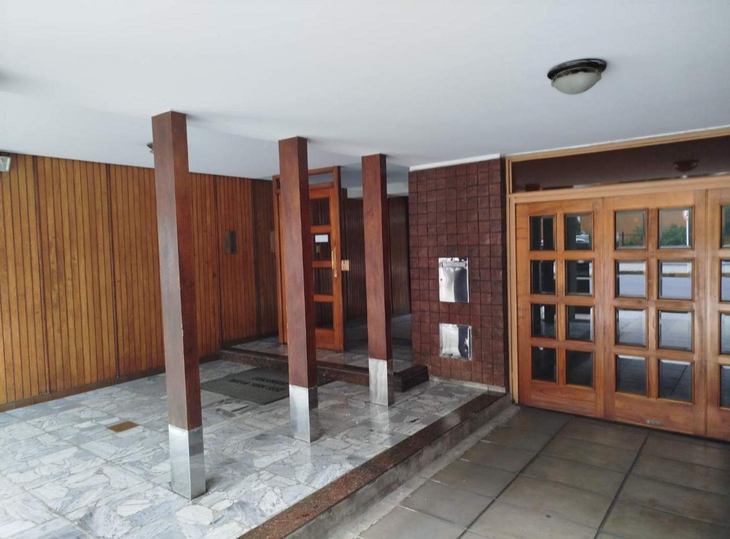Foto de VENTA DPTO 4 AMB + DEP en DEVOTO R con COCHERA, imagen 1