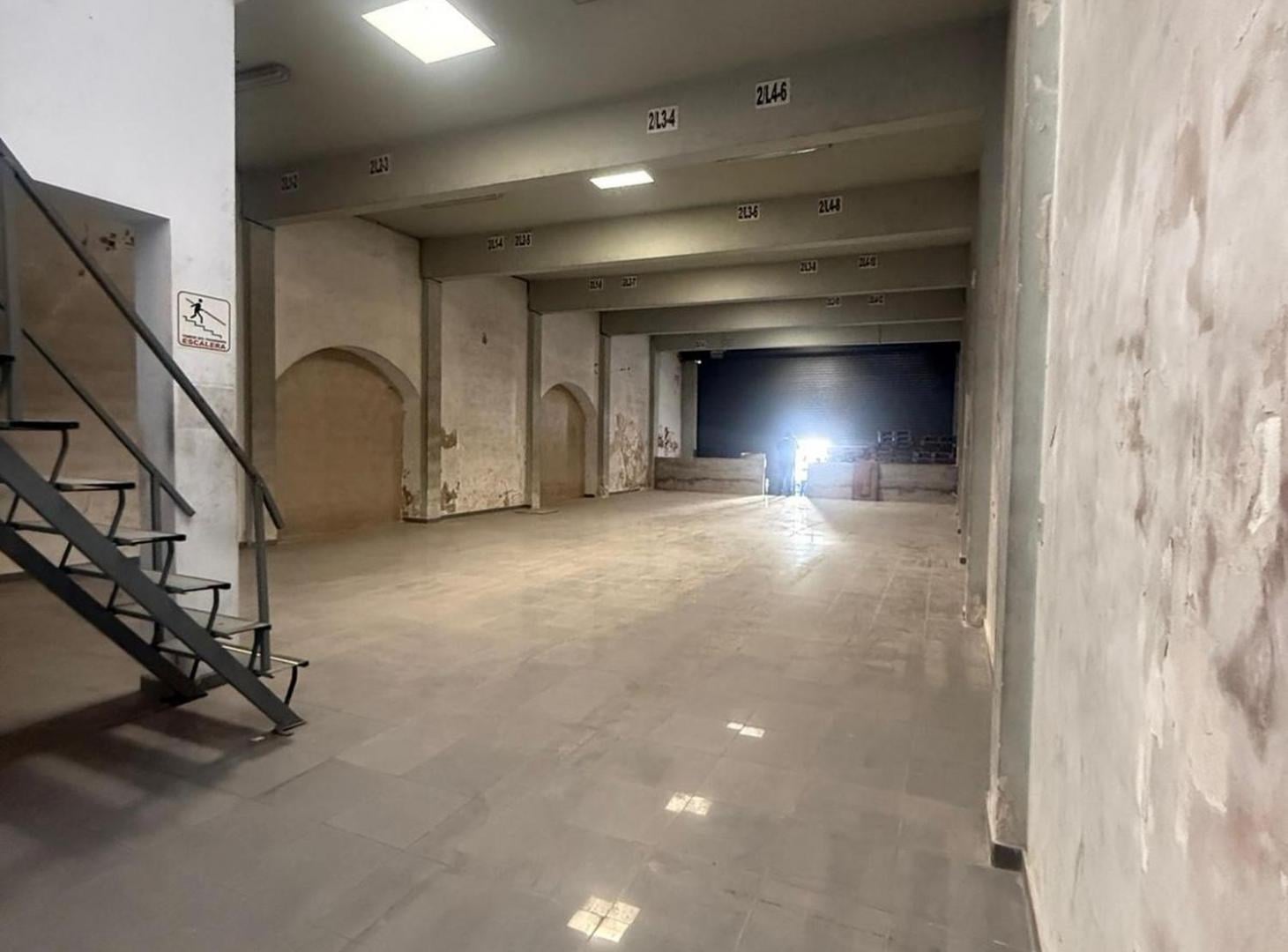 Foto de VENTA LOCA/DEPOSITO OPORTUNIDAD!!! 8,66x34, imagen 4