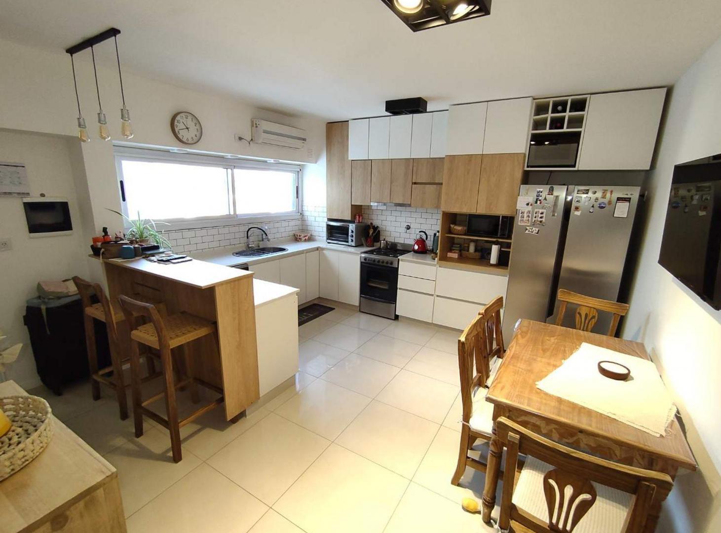 Foto de VENTA DPTO 4 AMB en DEVOTO R / COCHERA / RECICLADO, imagen 1