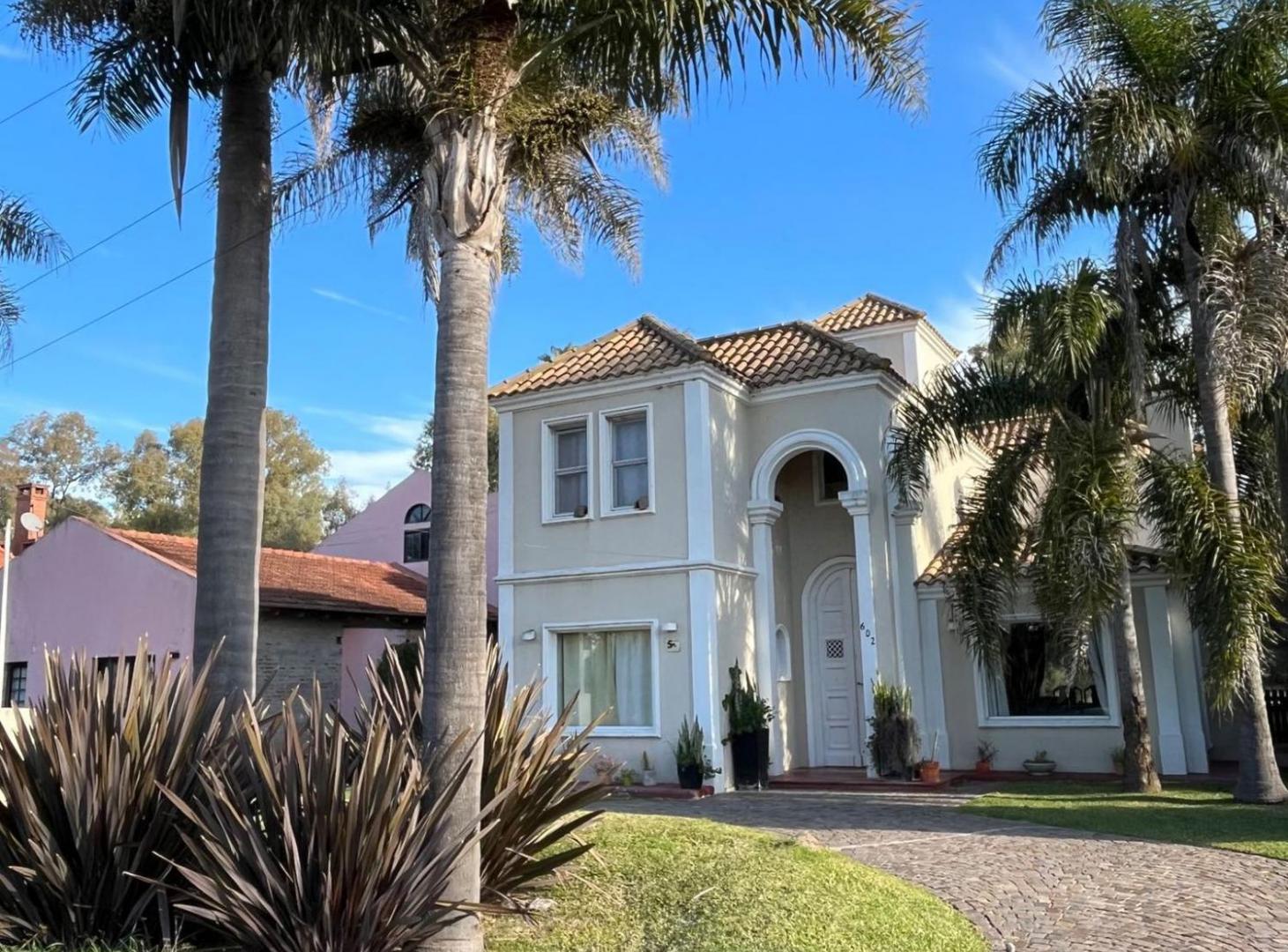 Foto de VENTA DE CASA 4 AMB CON PILETA EN BARRIO NAUTICO, imagen 4