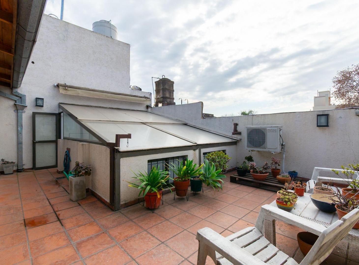 Foto de VENTA DE CASA DE 3 AMB EN SAAVEDRA CON QUINCHO, imagen 4