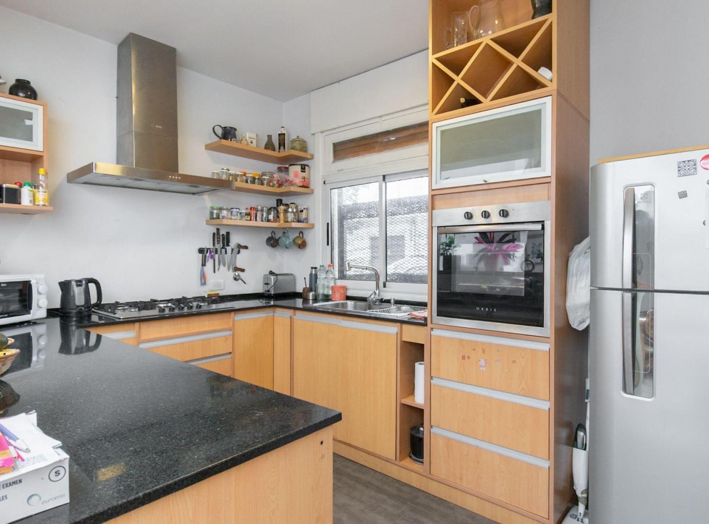 Foto de VENTA DE CASA DE 3 AMB EN SAAVEDRA CON QUINCHO, imagen 3