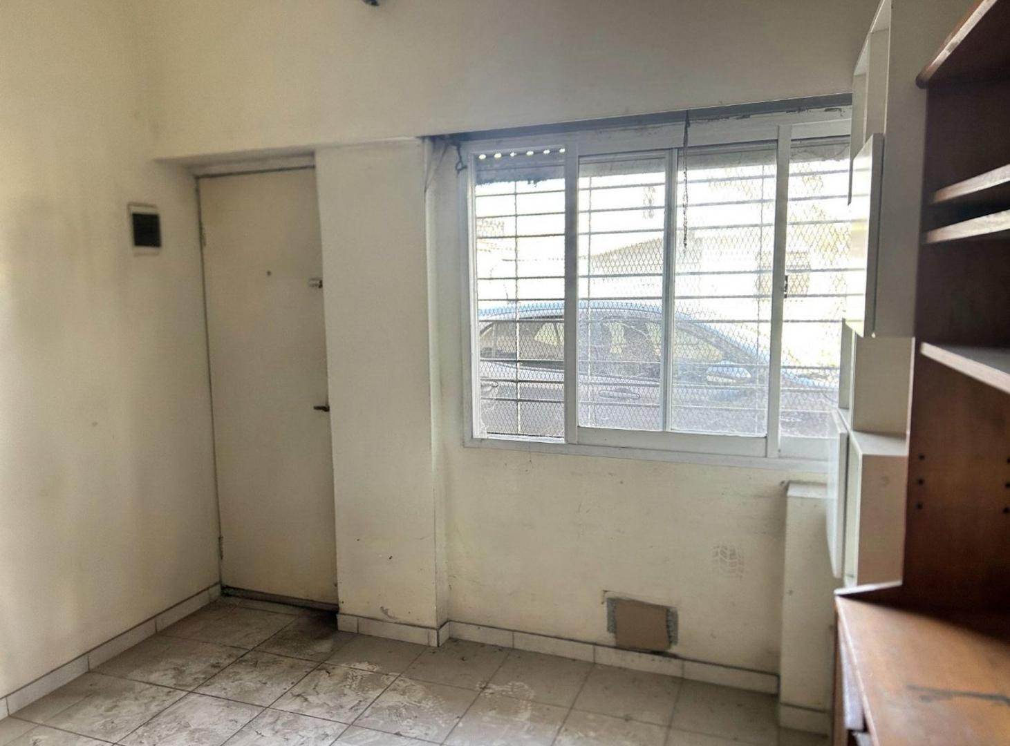 Foto de VENTA PH 2 AMB QUILMES CON DEPOSITO Y COCHERA, imagen 3