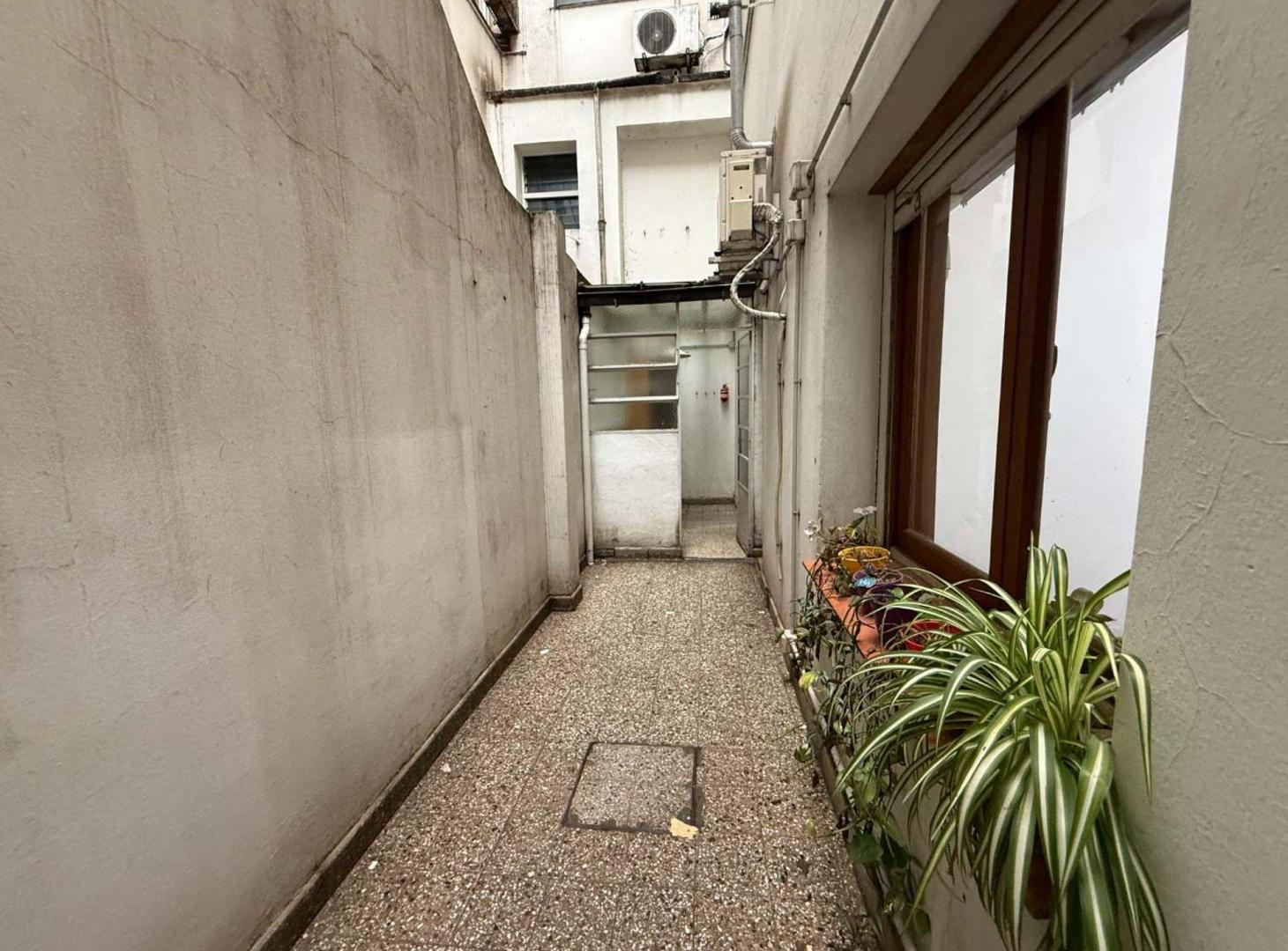 Foto de VENTA DEPTO 2 AMB CON PATIO FLORESTA APTO CREDITO, imagen 2