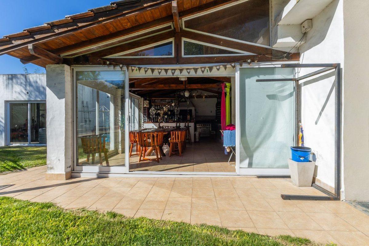 Foto de VENTA CASA 7 AMB PARQUE PILETA FINANCIA, imagen 5