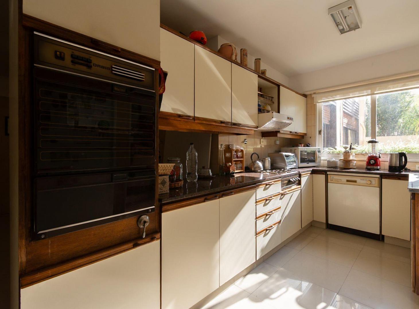 Foto de VENTA DTO 4 AMB CON DEP PATIO BALCON COCH COGHLAN, imagen 3