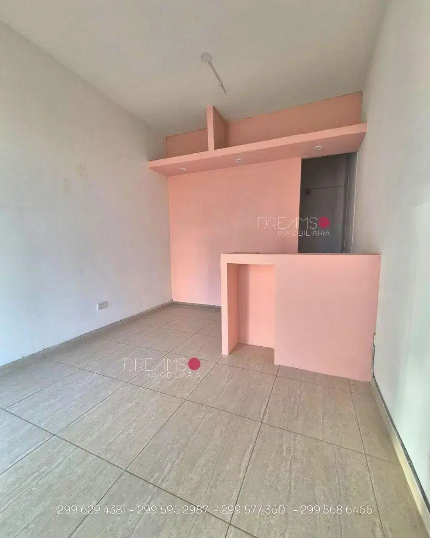 Local . | Gdor. Francisco Denis al 400 4