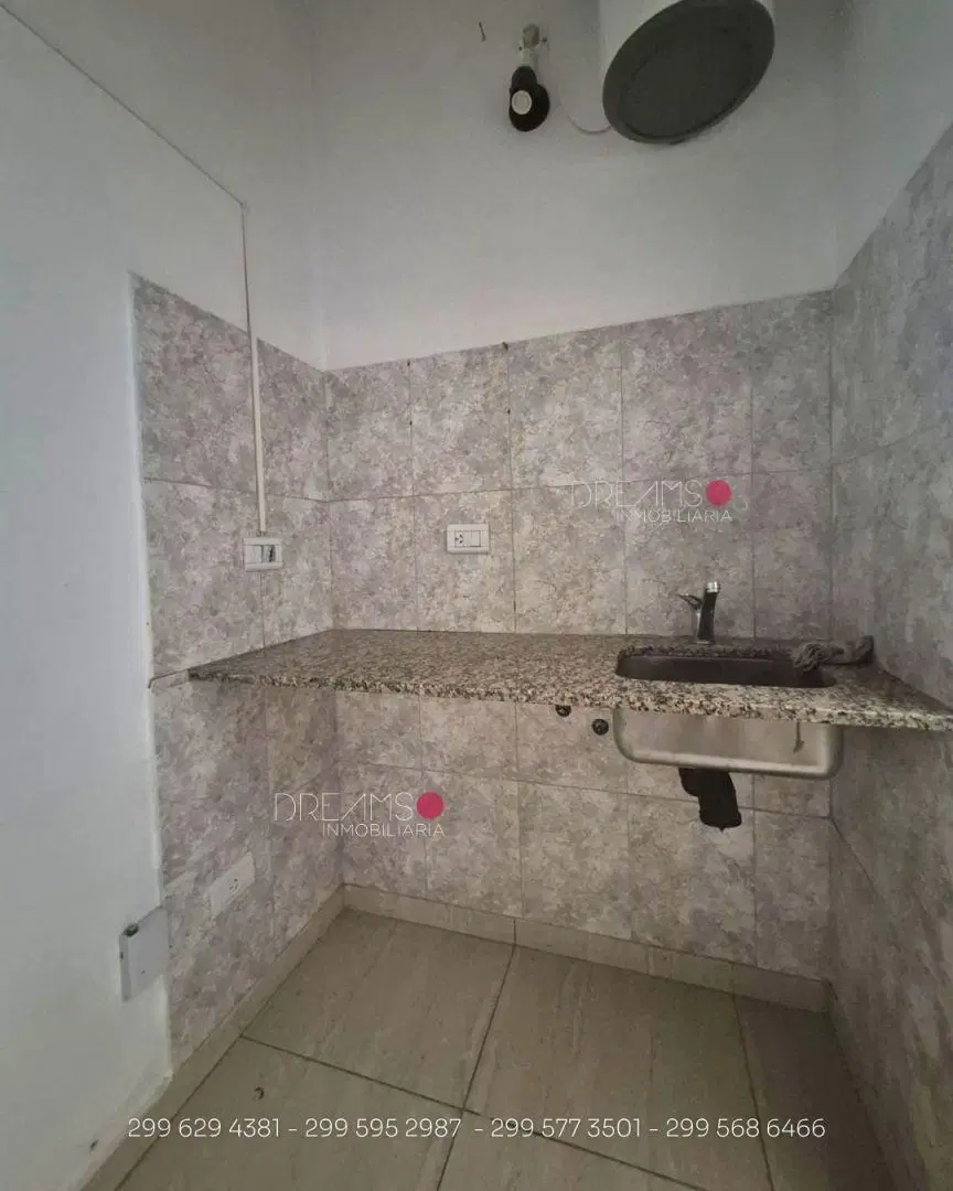 Local . | Gdor. Francisco Denis al 400 5