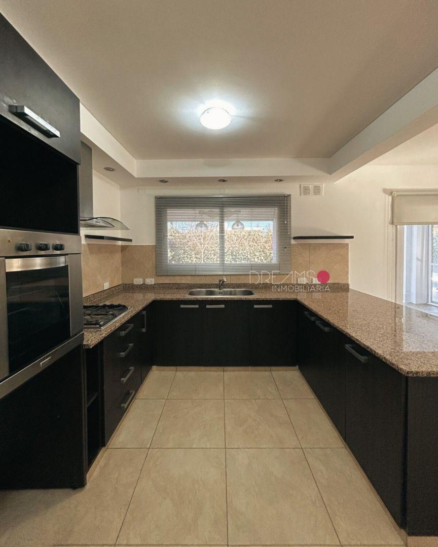 Casa 0 ambientes 0 dormitorios. | Bejarano al 2200