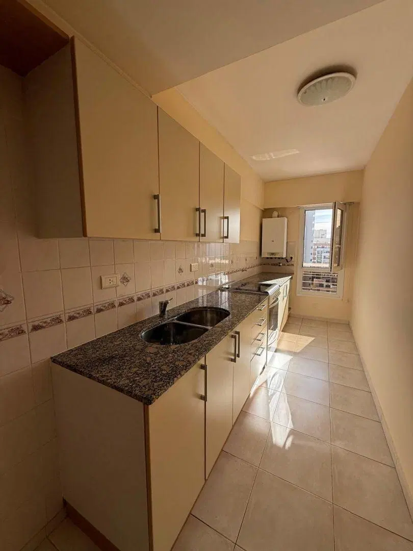 Departamento 3 dormitorios. | Roca al 100 5