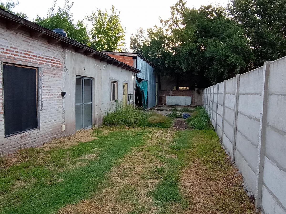 Terreno con Todo Lo Plantado (Local, 3 Casas y Tinglado con Taller) 3