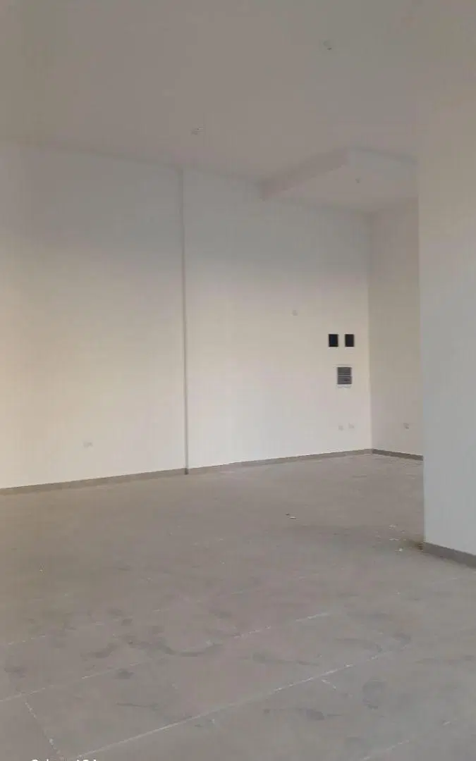 VENDO LOCALES EN PASEO QUATTRO CARLOS PAZ 4