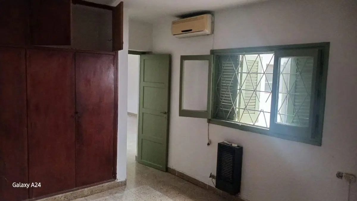Casa de 2 dormitorios con cochera Barrio San Martin 4