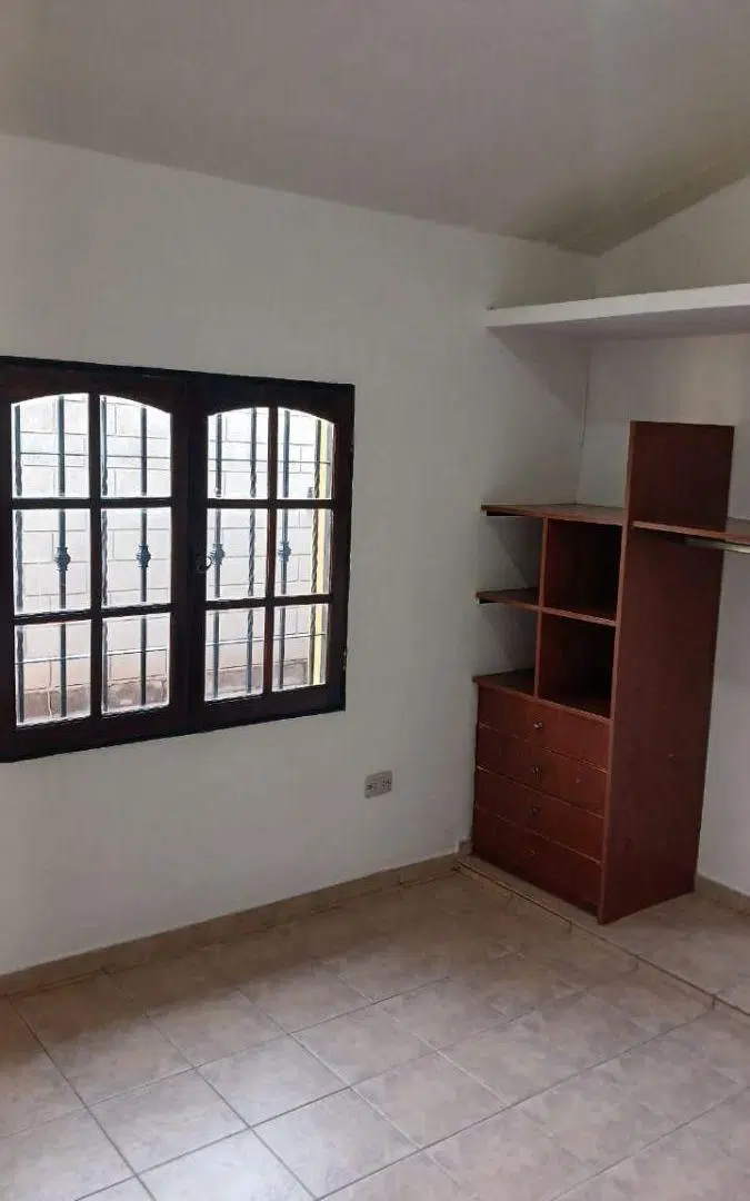 Barrio Rene Favaloro Casa de 2 Dorm + escritorio 2