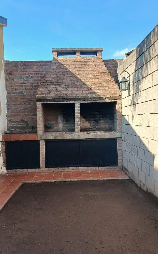 Barrio Rene Favaloro Casa de 2 Dorm + escritorio 4