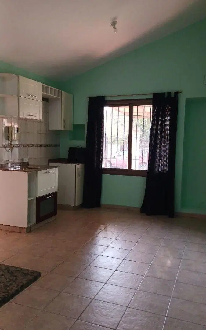 ALQUILO CASA 2/3 DORMITORIOS 4