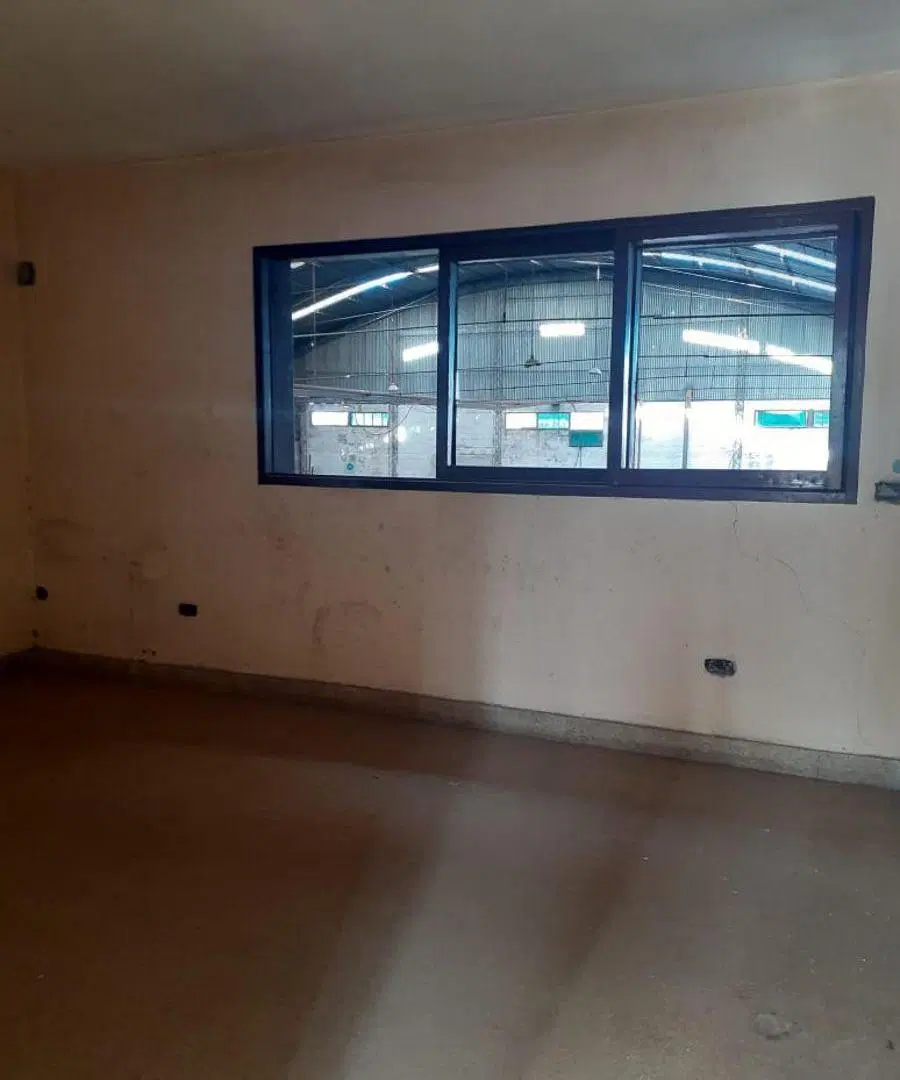 ALQUILER GALPON 1200 MTS BARRIO GRAL BUSTOS 3