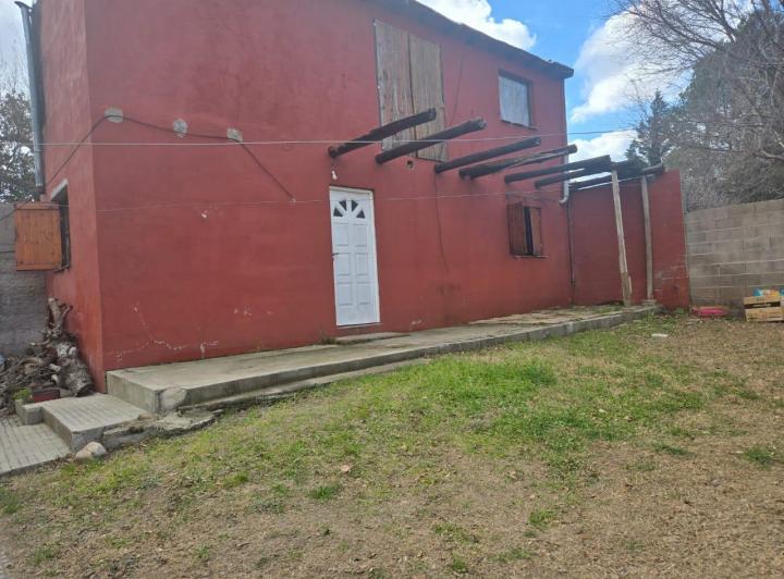 Vendo casa en la Cumbre, tres dormitorios más depto. 3