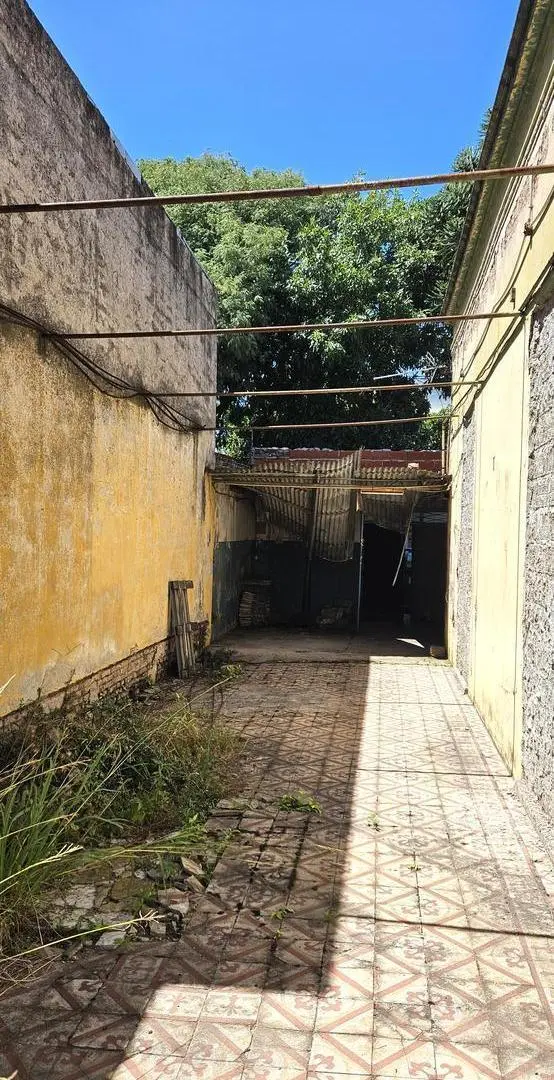 Venta Lote Propio 8.50 x 34 con casa a refaccionar de 4 Ambientes 5