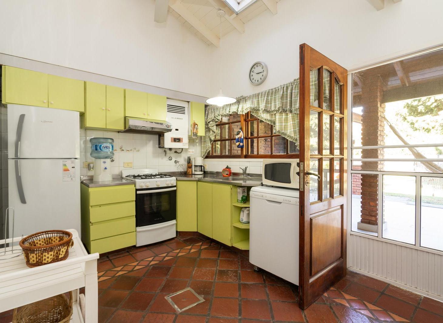 Foto de Venta Casa cuatro ambientes en Club de Campo La Martona Cañuelas. Totalmente amueblada, imagen 2