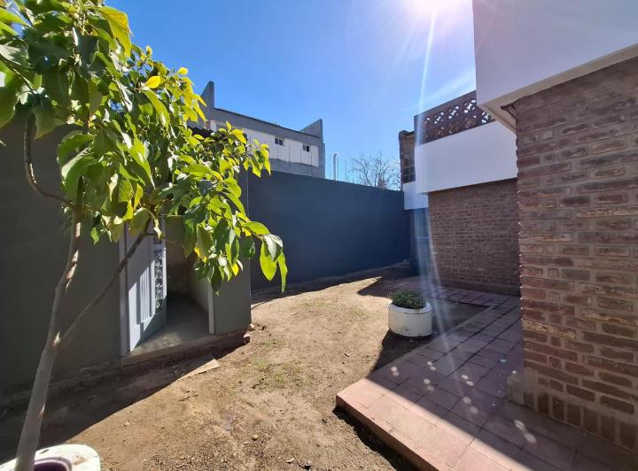 ARGUELLO-ALQUILO CASA ZONA UNIV BLAS PASCAL 1