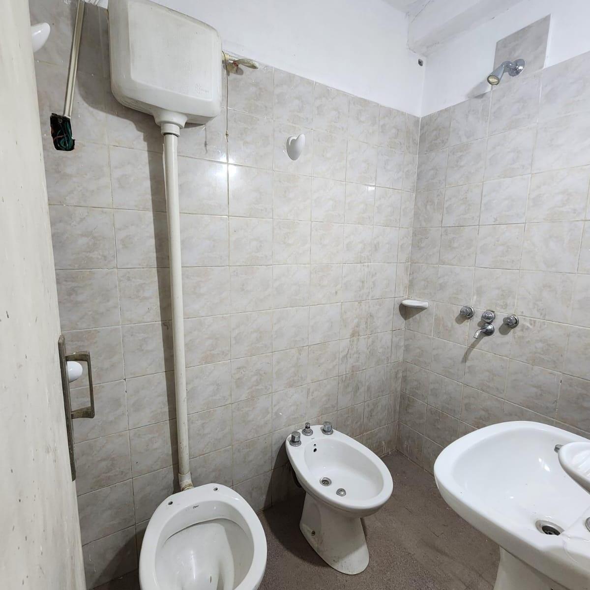 VENTA GALPON A MTRS AV VELEZ SARSFIELD 5500