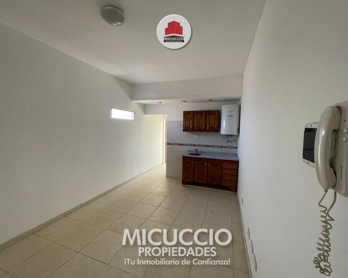 Departamentos con Local en Venta, Av Constituyentes N°1525, Garín, Escobar. Posibilidad de Permuta. 4
