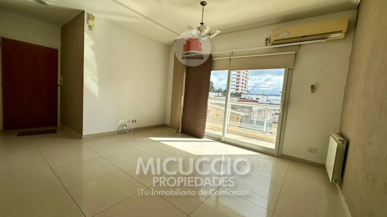 Departamento en alquiler | Edilfredo Ameghino N°438 (1°B) | Escobar centro 2