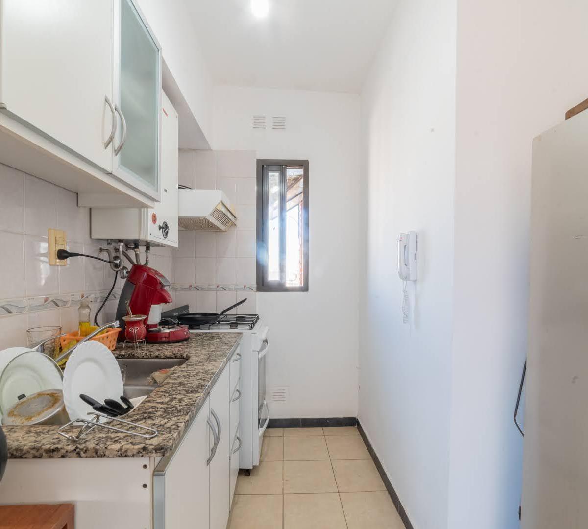 Excelente Zona Bº Candioti. Dpto con Cochera por Ascensor. Ideal Inversor. 2